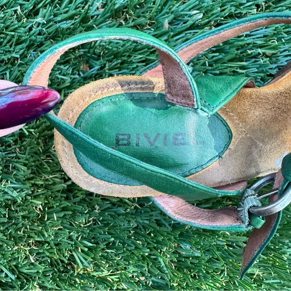 Biviel Green leather Platform heels